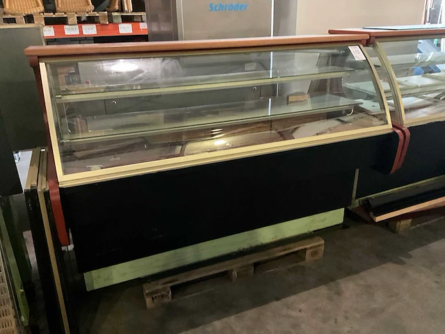 Emondt bakkerij vitrine (2x) - afbeelding 2 van  8