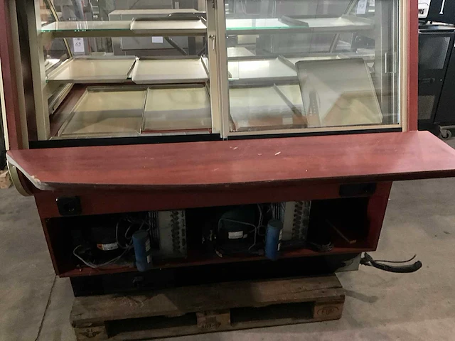Emondt bakkerij vitrine (2x) - afbeelding 5 van  9
