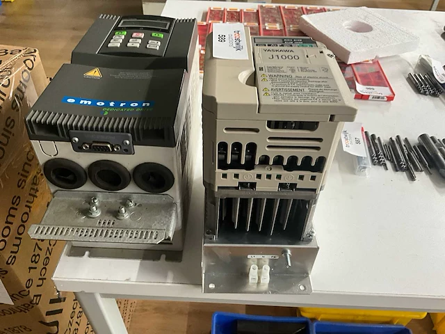 Emotron / yaskawa frequentieregelaar (2x) - afbeelding 4 van  5