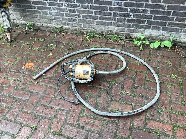 Enar dingo trillende afwerkingsmachine - afbeelding 1 van  3