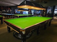 Enbild - wedstrijd snookertafel met verlichting