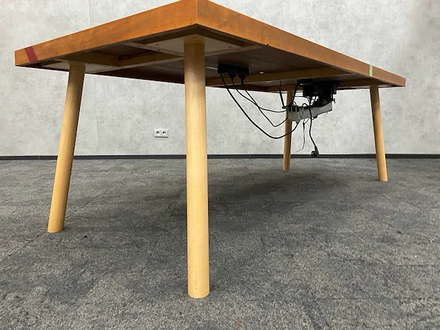 Enea lottus/ gymvloer - design conferentieset 220x100 - afbeelding 37 van  39