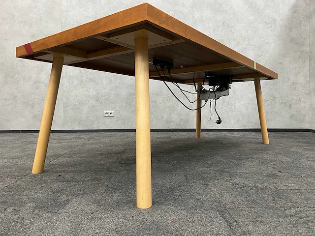 Enea lottus/ gymvloer - design conferentieset 220x100 - afbeelding 38 van  39