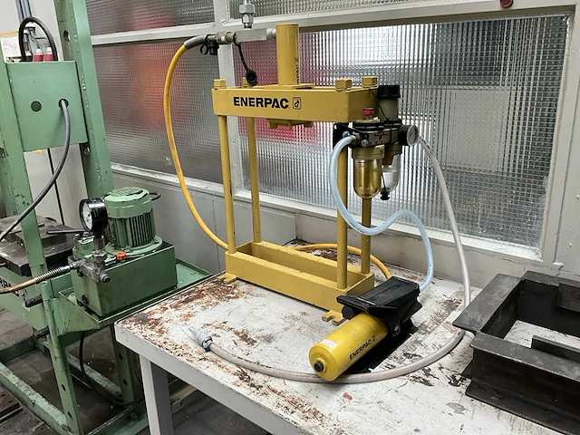 Enerpac bgf10s pneumatisch / hydraulische pers - afbeelding 2 van  4