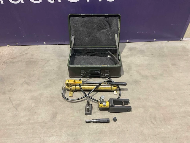 Enerpac rc102 hydraulische handpomp met vijzel - afbeelding 1 van  3