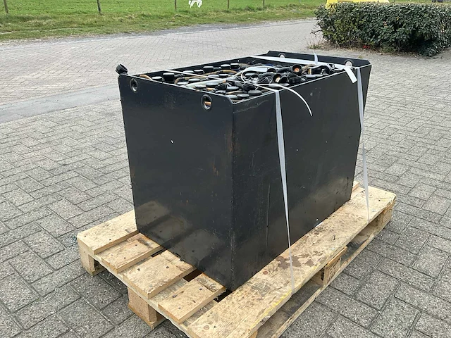 Enersys 48v 4 pzq 552 heftruck accu - afbeelding 2 van  7