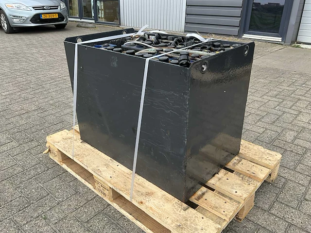 Enersys 48v 4 pzq 552 heftruck accu - afbeelding 3 van  7