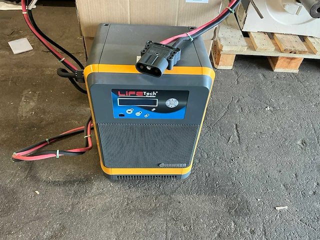 Enersys tc3 lt acculader - afbeelding 2 van  4