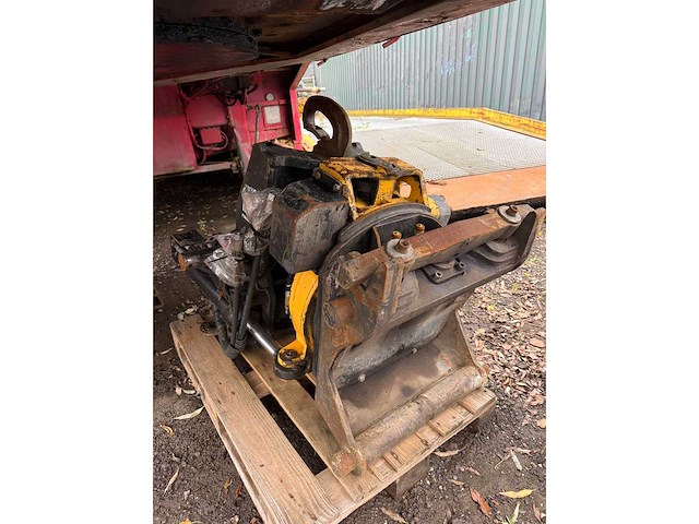 Engcon - 2011 - ec20b-cw30 - draaikantelstuk - afbeelding 4 van  10