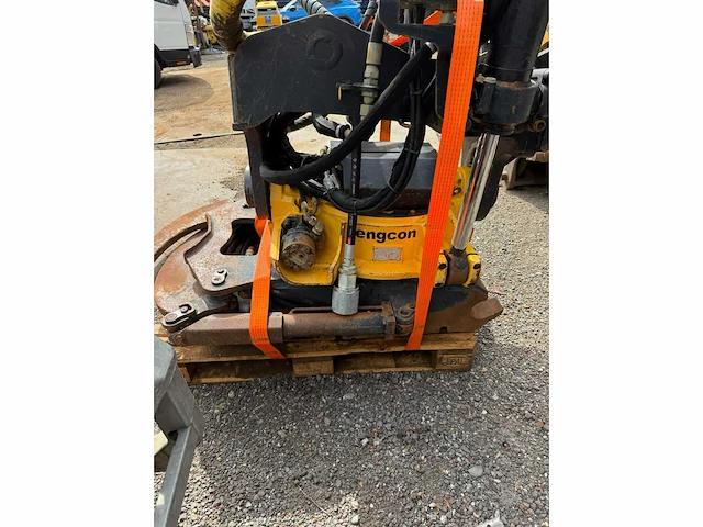 Engcon - 2020 - 233sp-qs80cr - tiltrotator - afbeelding 8 van  10
