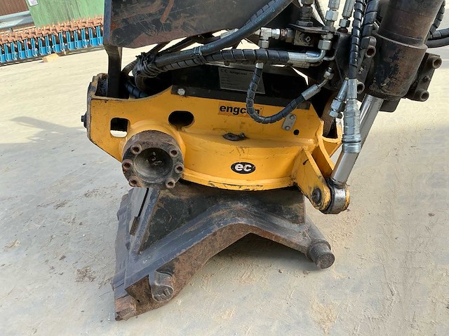 Engcon ec20 cw300w tiltrotator - afbeelding 13 van  26