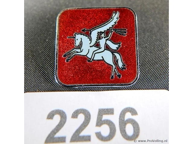 Engelse broche - afbeelding 1 van  3