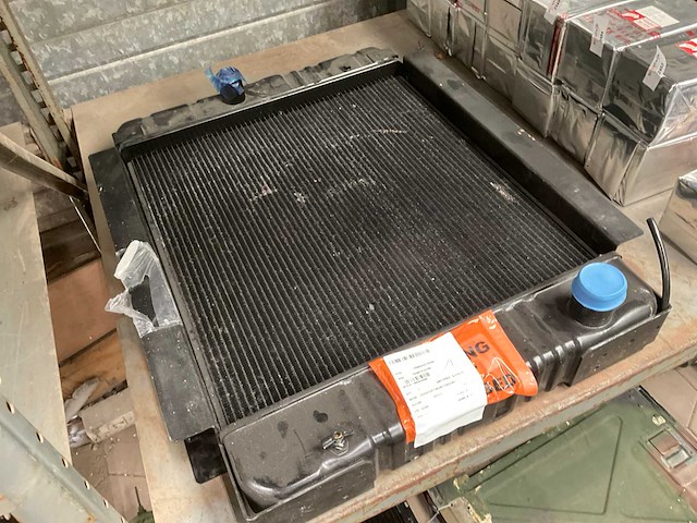 Engine radiator - afbeelding 1 van  4