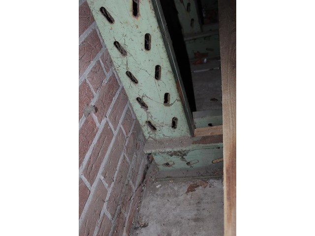 Enkelzijdige draagarmstelling vink lisse met 3x 3 armen met lengte 100 cm. hoogte 250 cm. let op: ophalen n... - afbeelding 3 van  4