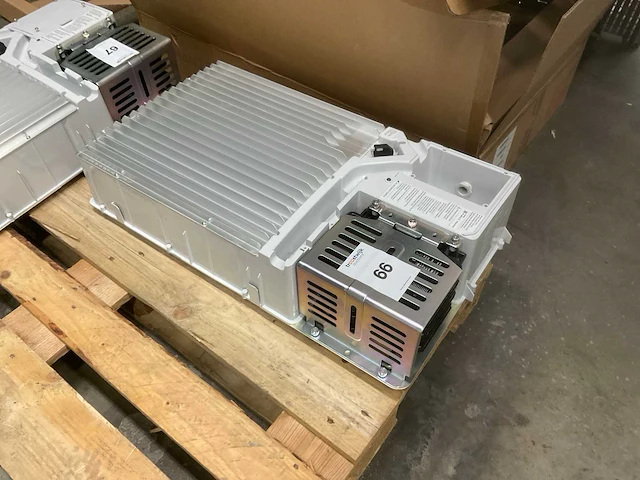 Enphase b03-t01-int00-1-2 batterijopslag - afbeelding 2 van  6
