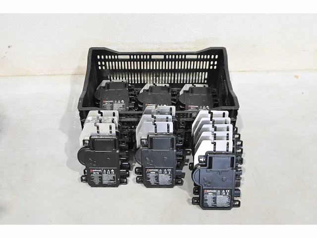 Enphase iq 8 m / iq 8 + omvormer (18x) - afbeelding 1 van  6