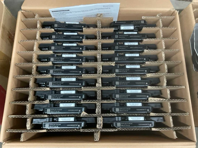 Enphase iq7plus-72-2-int micro omvormer (18x) - afbeelding 4 van  4