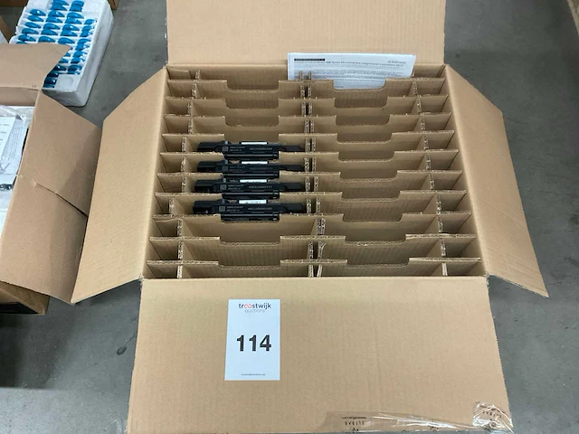 Enphase iq8hc-72-m-int micro omvormers (4x) - afbeelding 1 van  2