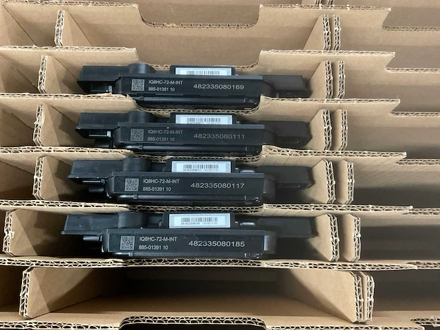 Enphase iq8hc-72-m-int micro omvormers (4x) - afbeelding 2 van  2