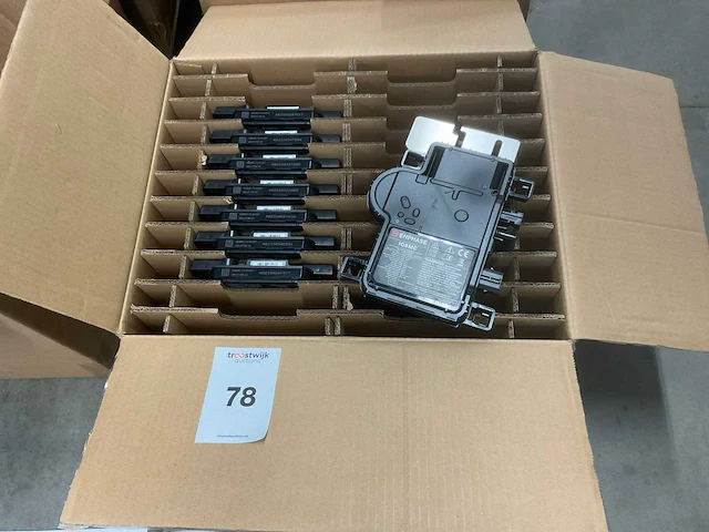 Enphase iq8mc-72-m-int micro omvormer (8x) - afbeelding 1 van  4