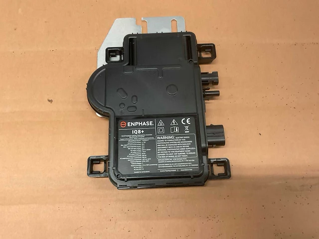 Enphase iq8plus-72-m-int micro omvormer (18x) - afbeelding 1 van  3