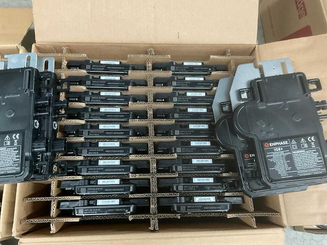 Enphase iq8plus-72-m-int micro omvormer (22x) - afbeelding 4 van  4