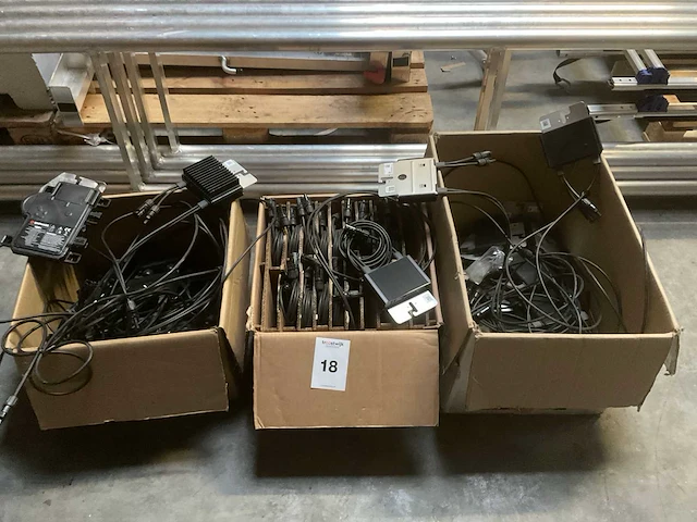 Enphase, solaredge partij micro omvormers - afbeelding 1 van  6