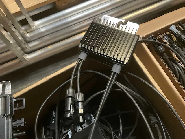Enphase, solaredge partij micro omvormers - afbeelding 3 van  6