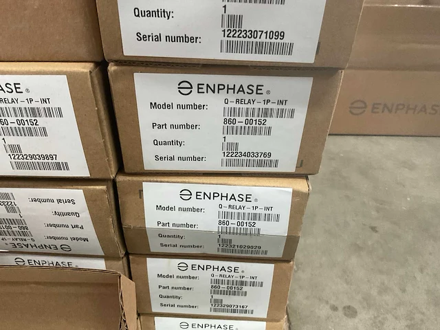 Enphase zonnepanelen installatie materialen - afbeelding 2 van  8