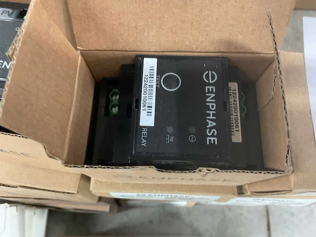 Enphase zonnepanelen installatie materialen - afbeelding 3 van  8