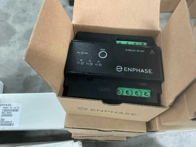 Enphase zonnepanelen installatie materialen - afbeelding 4 van  8