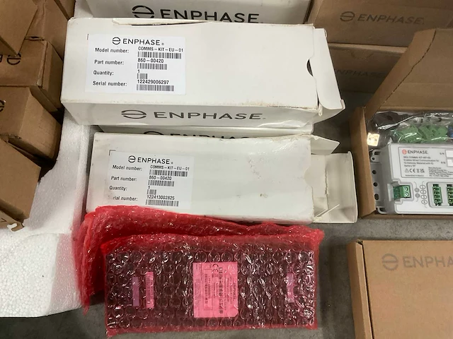 Enphase zonnepanelen installatie materialen - afbeelding 6 van  8