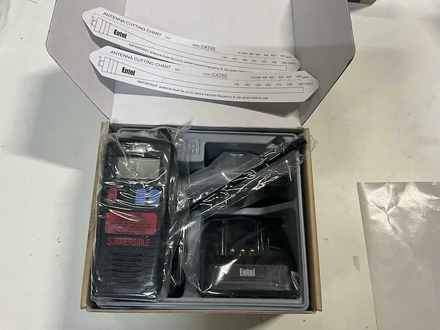 Entel ht583 draagbare uhf waterdichte radio - afbeelding 3 van  5