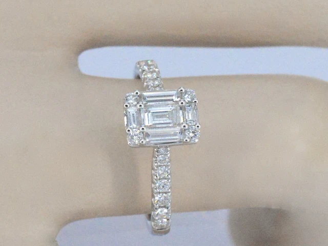 Entourage ring met baguette en briljant geslepen diamanten - afbeelding 5 van  12