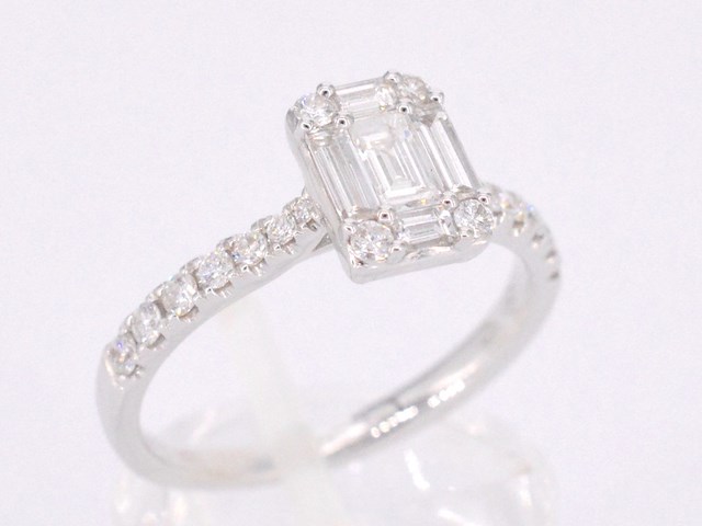 Entourage ring met baguette en briljant geslepen diamanten - afbeelding 8 van  12