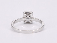 Entourage ring met baguette en briljant geslepen diamanten - afbeelding 10 van  12