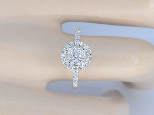 Entourage ring met briljant geslepen diamant - afbeelding 4 van  11