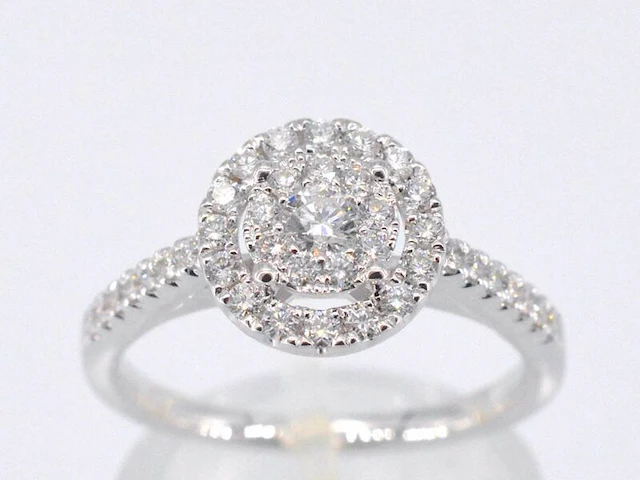 Entourage ring met briljant geslepen diamant - afbeelding 1 van  11