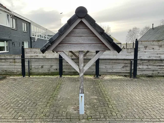 Entree bord met zadeldak - afbeelding 8 van  9