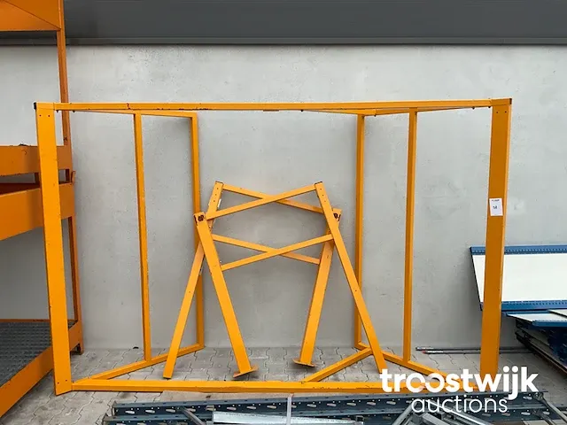 Entresol doorlaat inrichting - afbeelding 1 van  2