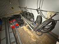 Entresol inhoud met diverse onderdelen, gereedschappen en accessoires - afbeelding 8 van  19