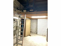Entresol inhoud met diverse onderdelen, gereedschappen en accessoires - afbeelding 13 van  19
