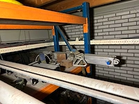 Entresol inhoud met diverse onderdelen, gereedschappen en accessoires - afbeelding 18 van  19