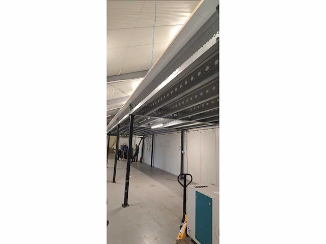 Entresol / verdiepingsvloer 20x4m - afbeelding 4 van  10