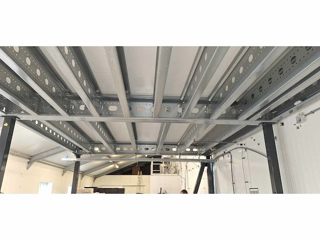 Entresol / verdiepingsvloer 20x4m - afbeelding 8 van  10