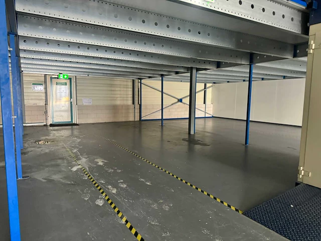 Entresol vloer (20x9,50 mtr) (190m2) - afbeelding 13 van  58