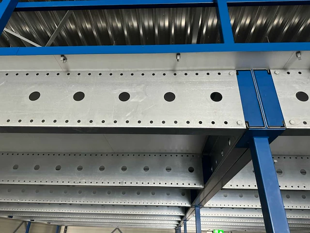 Entresol vloer (20x9,50 mtr) (190m2) - afbeelding 16 van  58