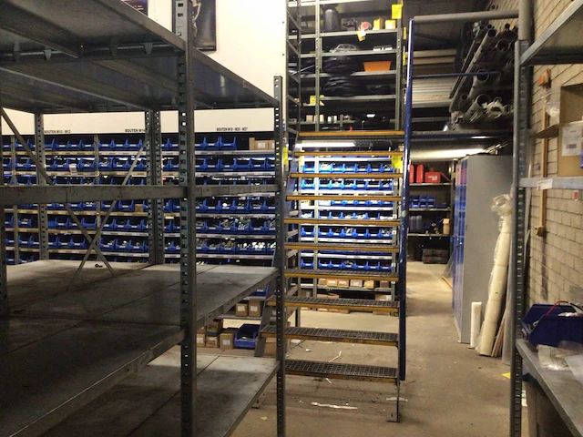 Entresolvloer/ magazijnstelling - afbeelding 1 van  23