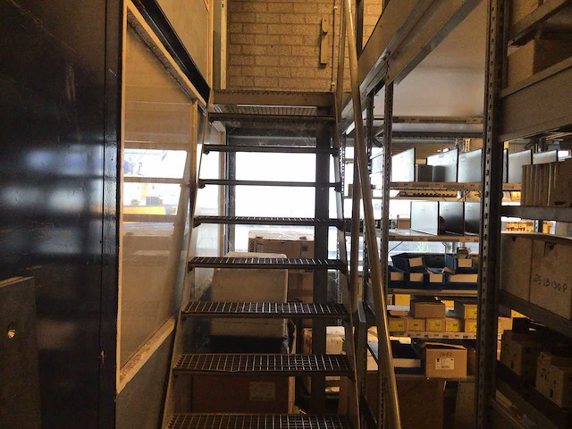 Entresolvloer met magazijnstelling - afbeelding 11 van  12