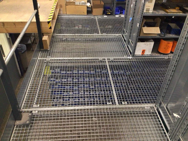 Entresolvloer met magazijnstellingen - afbeelding 3 van  13